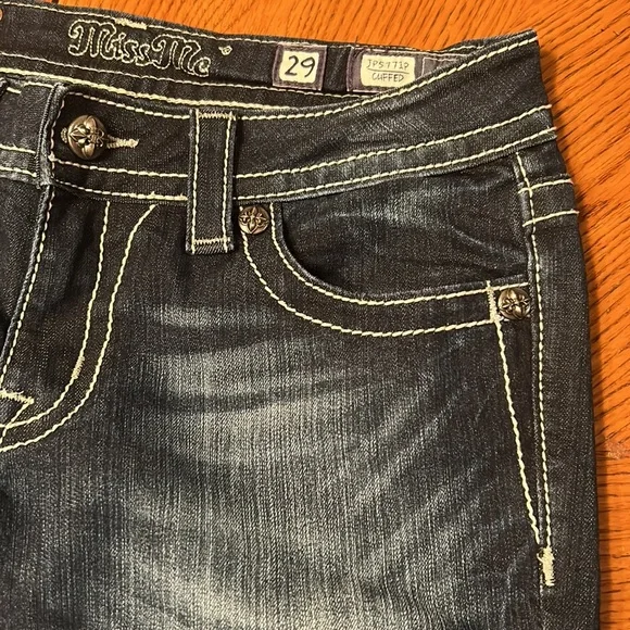 MISS ME⭐️LIKE NEW⭐️Cropped CROSS JEANS👖with Bling Size 29 Dark Wash JP5771P💙 - Picture 7 of 13